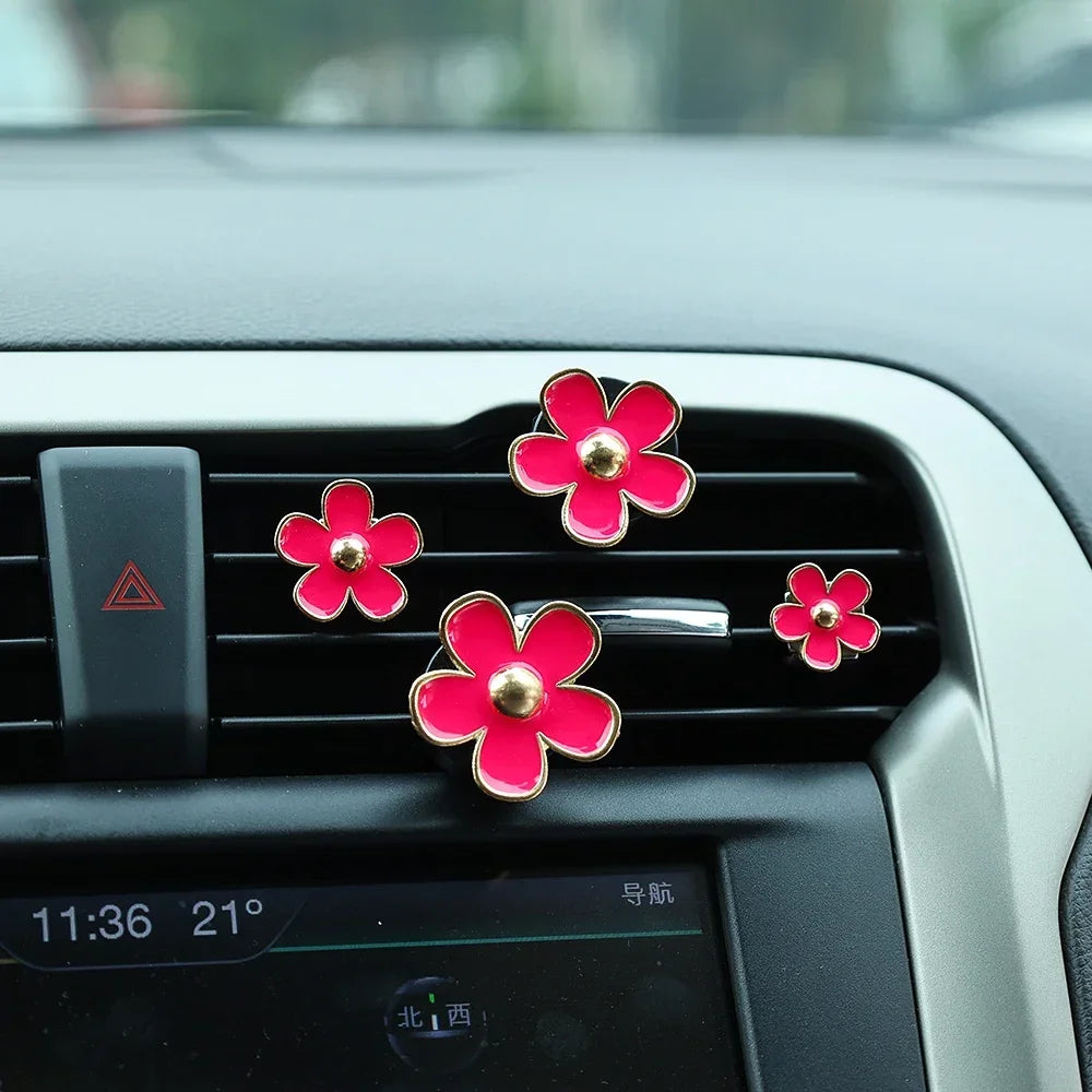 4Pcs/Set Car Outlet Vent Perfume Clips Car Air Freshener Conditioning Aromatherapy Small Daisy Interior Decoration Accessories